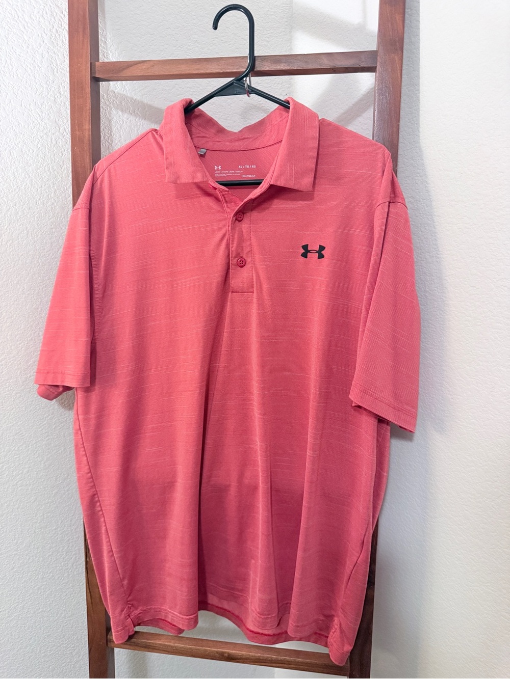 Under Armour Men’s Loose Fit Heatgear Coral/Salmon Polo Shirt